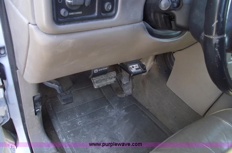 image for item C5885 2002 GMC Sierra K1500 SLT Z-71 extended cab pickup truck