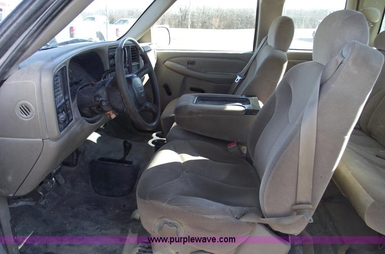 image for item C5886 2002 GMC Sierra 1500 extended cab pickup truck