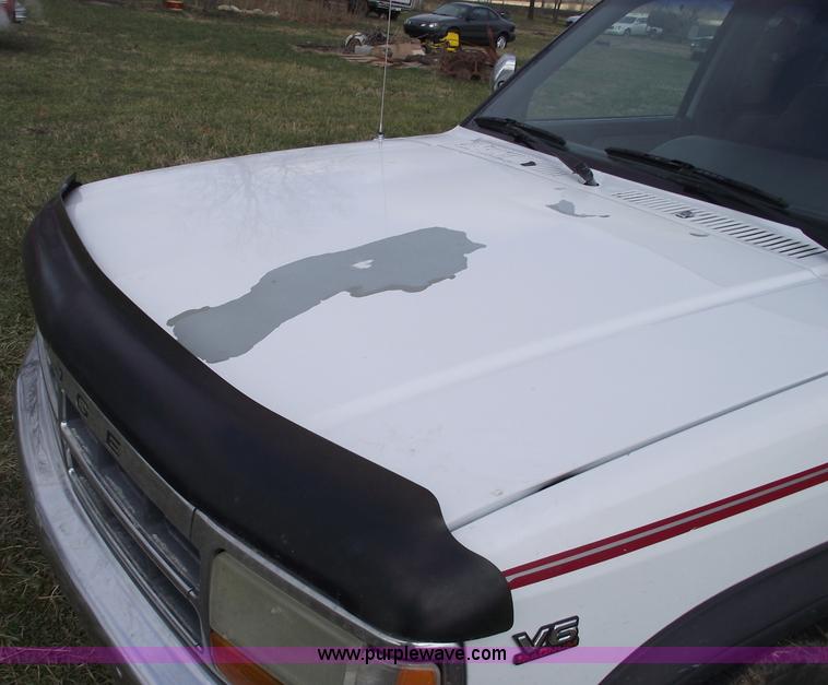 image for item C5921 1995 Dodge Dakota SLT club cab pickup truck