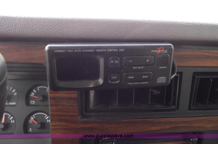 image for item C5921 1995 Dodge Dakota SLT club cab pickup truck