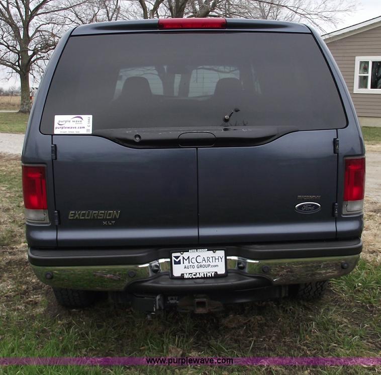 image for item C5942 2002 Ford Excursion XLT SUV