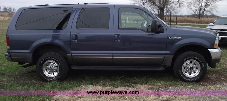 image for item C5942 2002 Ford Excursion XLT SUV