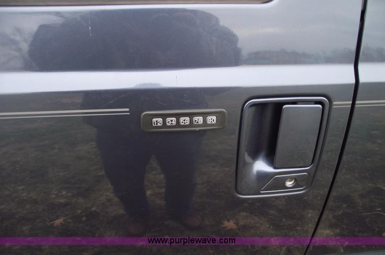 image for item C5942 2002 Ford Excursion XLT SUV