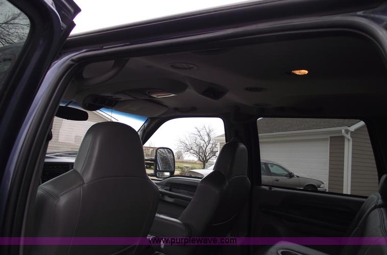 image for item C5942 2002 Ford Excursion XLT SUV