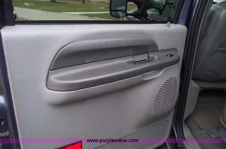 image for item C5942 2002 Ford Excursion XLT SUV