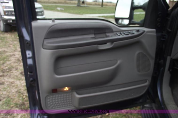 image for item C5942 2002 Ford Excursion XLT SUV