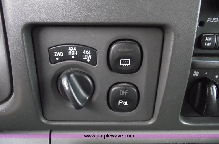 image for item C5942 2002 Ford Excursion XLT SUV