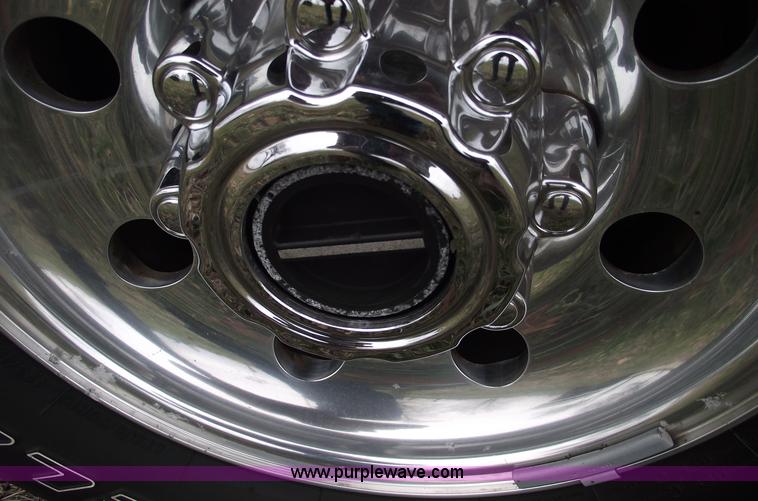 image for item C5942 2002 Ford Excursion XLT SUV