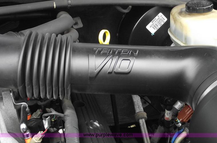 image for item C5942 2002 Ford Excursion XLT SUV