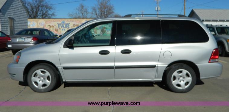 image for item D8522 2007 Ford Freestar SE mini van