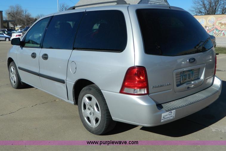image for item D8522 2007 Ford Freestar SE mini van