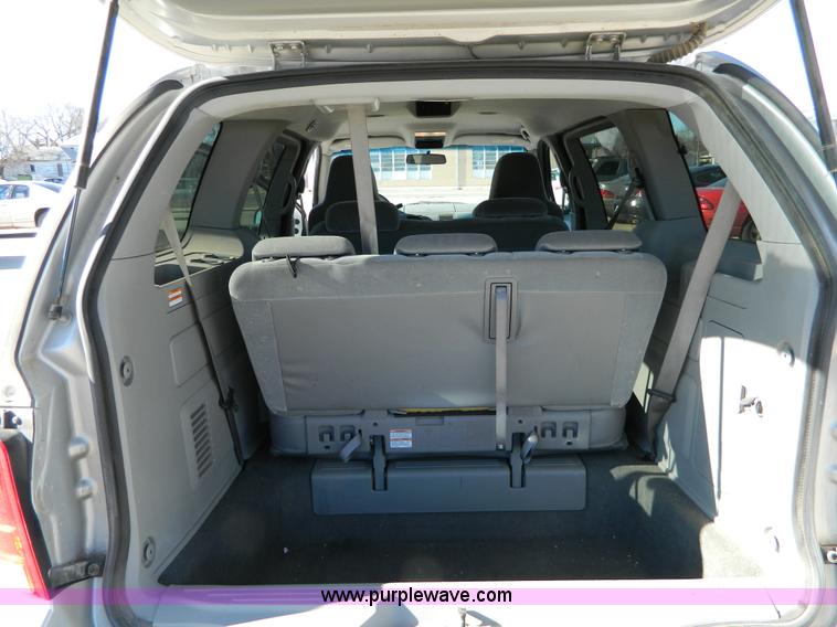 image for item D8522 2007 Ford Freestar SE mini van