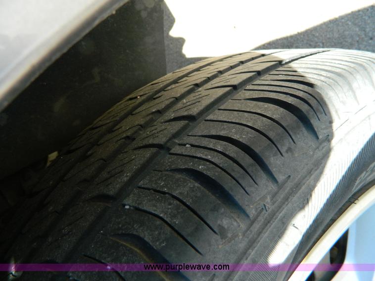 image for item D8523 2007 Ford Taurus SE