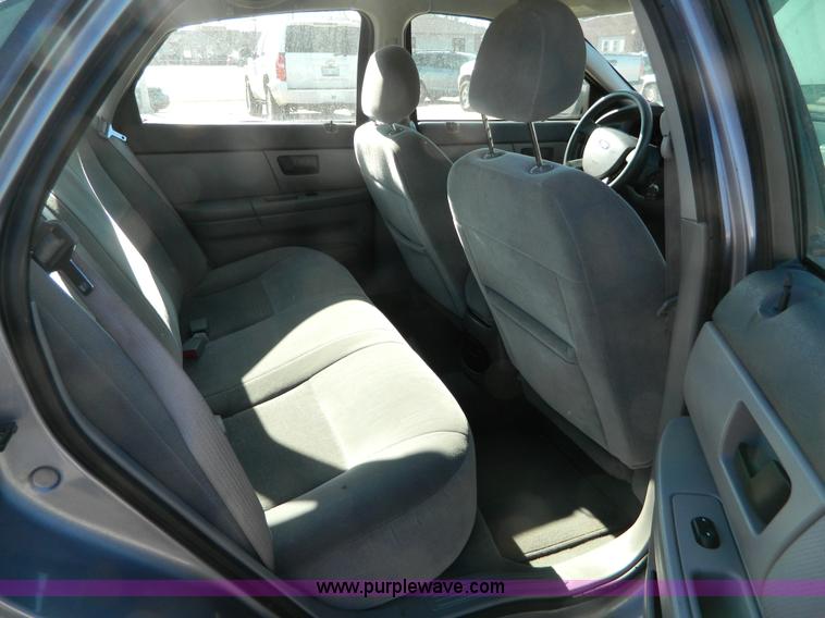 image for item D8523 2007 Ford Taurus SE