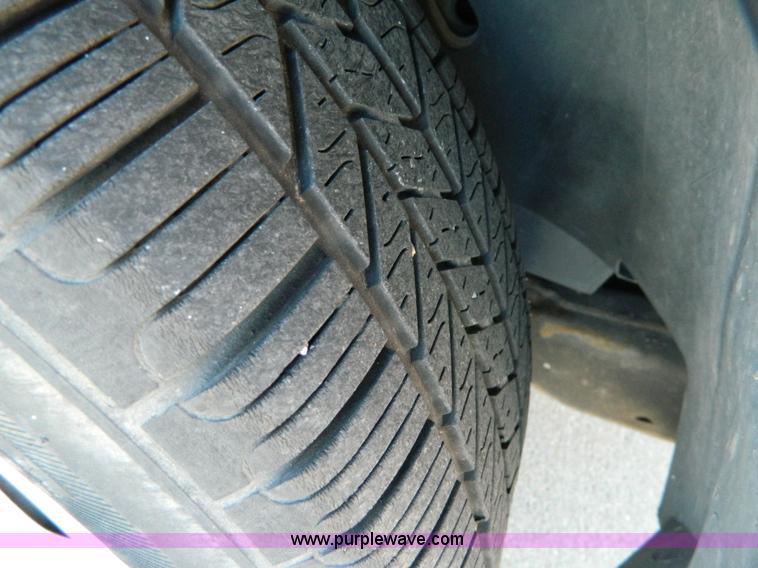 image for item D8524 2007 Ford Taurus SE