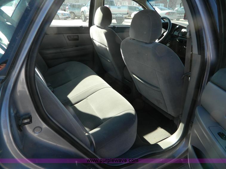 image for item D8524 2007 Ford Taurus SE