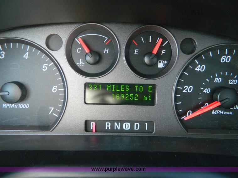 image for item D8524 2007 Ford Taurus SE