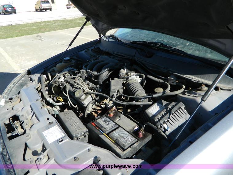 image for item D8524 2007 Ford Taurus SE