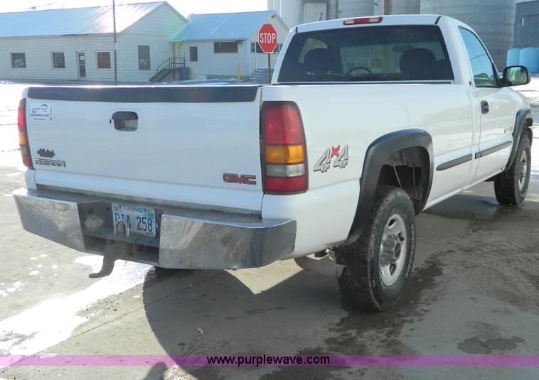 image for item D8667 1999 GMC Sierra 2500 SL pickup truck