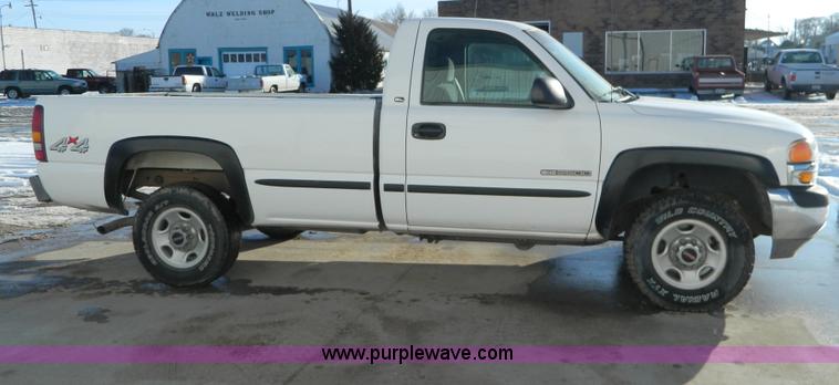 image for item D8667 1999 GMC Sierra 2500 SL pickup truck