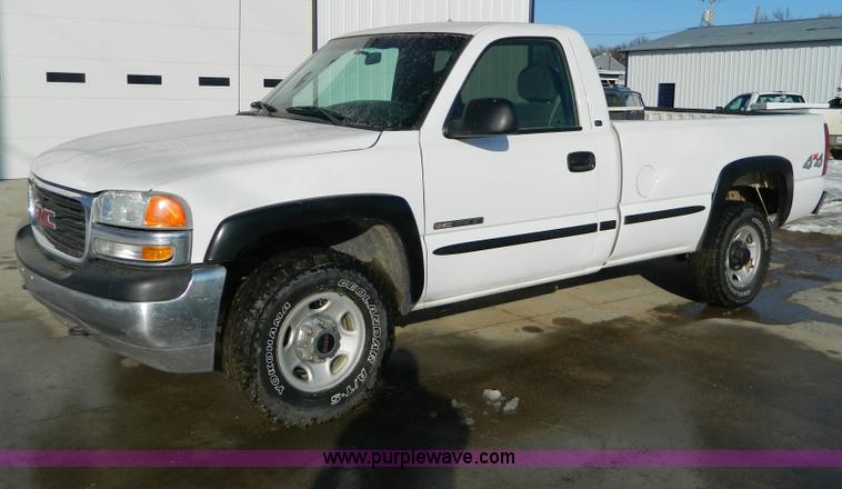 image for item D8667 1999 GMC Sierra 2500 SL pickup truck