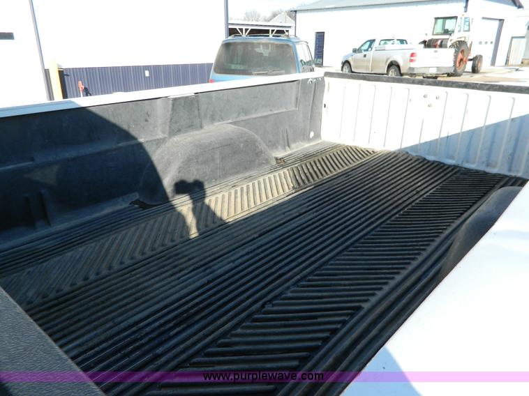 image for item D8667 1999 GMC Sierra 2500 SL pickup truck