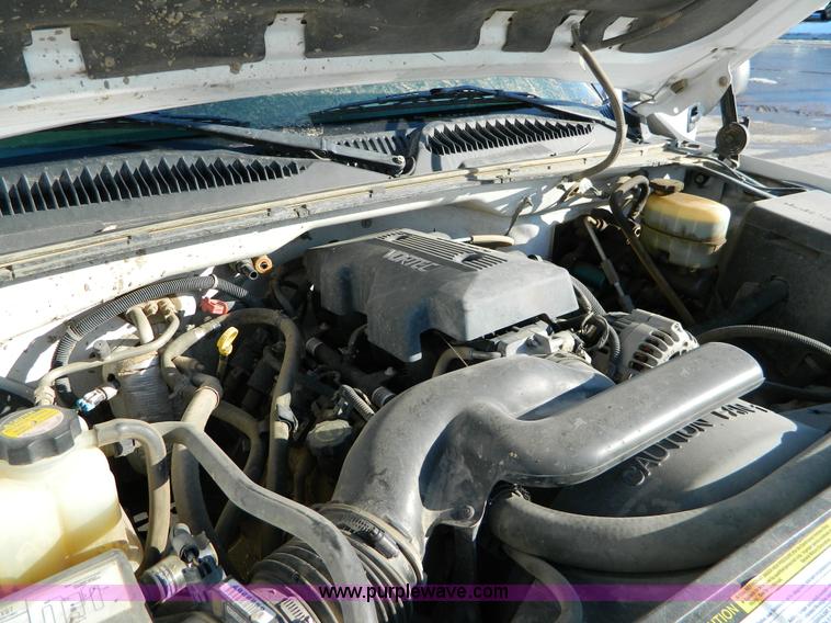 image for item D8667 1999 GMC Sierra 2500 SL pickup truck