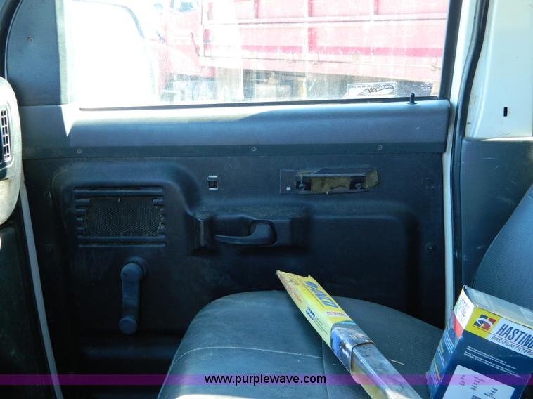 image for item D8686 1992 Ford E250 Econoline  cargo van