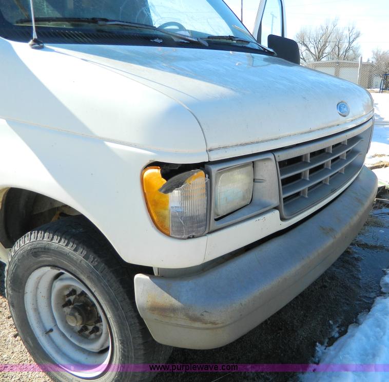 image for item D8686 1992 Ford E250 Econoline  cargo van