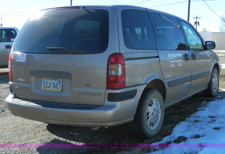 image for item D8687 1998 Chevrolet Venture  van
