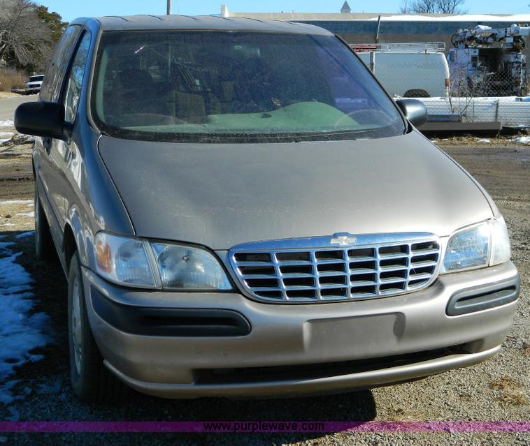 image for item D8687 1998 Chevrolet Venture  van