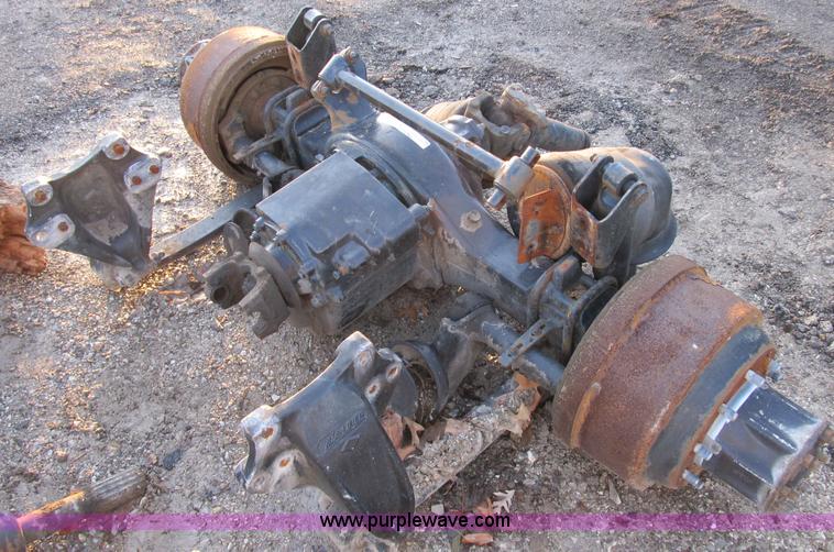 image for item D9283 2000 Freightliner FL120 front, rear end