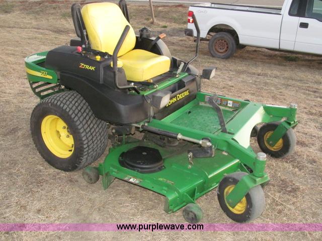 image for item G9428 2004 John Deere 737 Ztrak mower