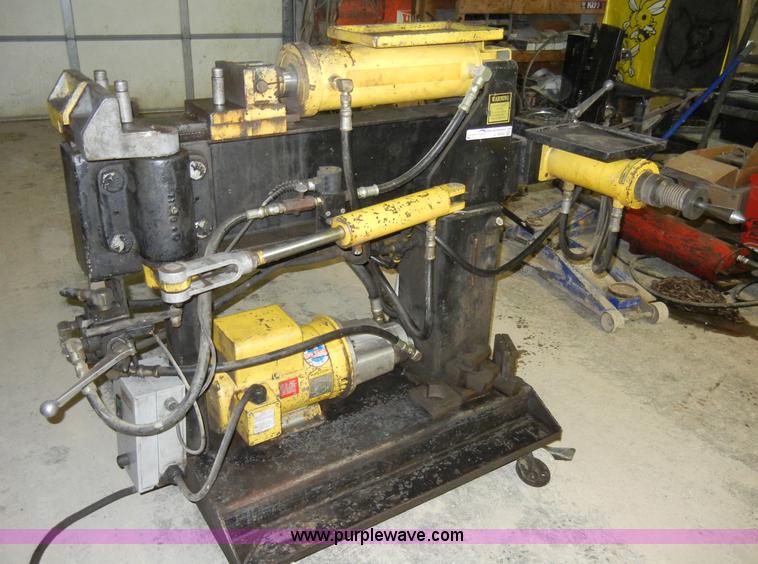 image for item J9252 Yellow Jacket pipe bender