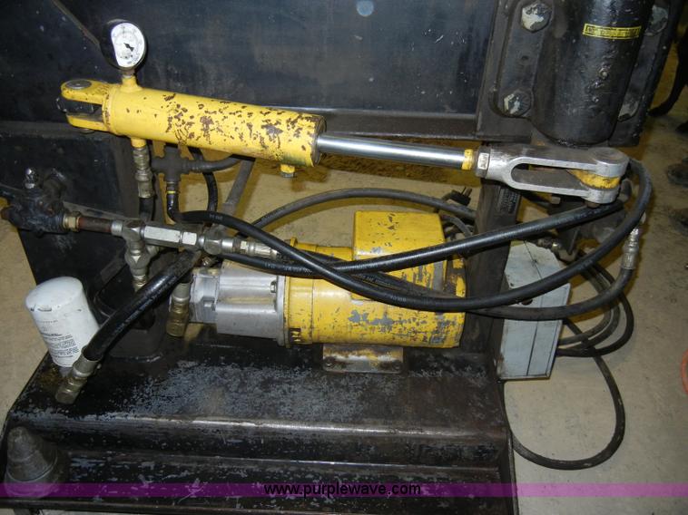 image for item J9252 Yellow Jacket pipe bender