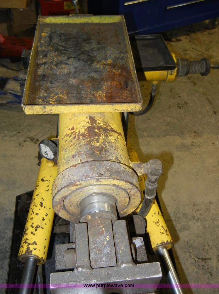image for item J9252 Yellow Jacket pipe bender