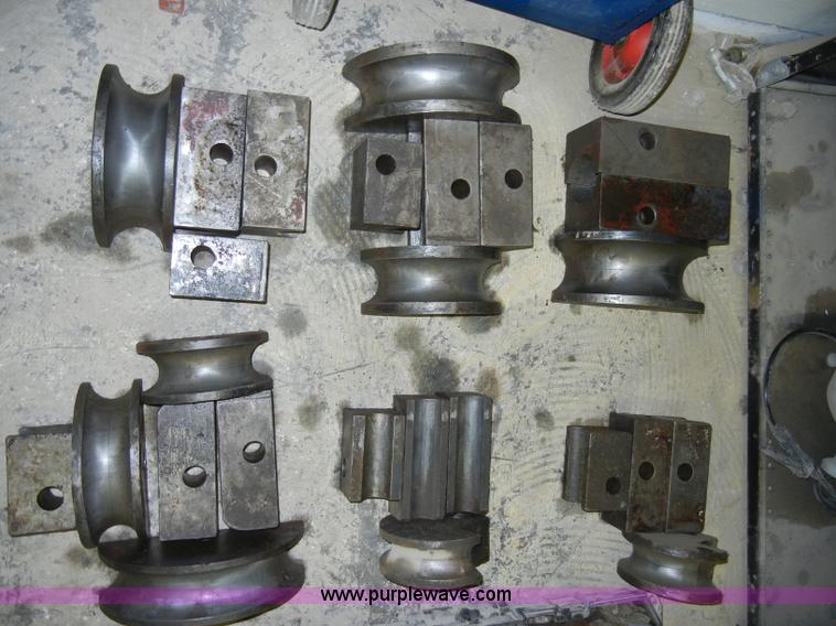 image for item J9252 Yellow Jacket pipe bender