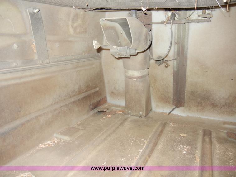 image for item J9270 Walker MTL lawn mower