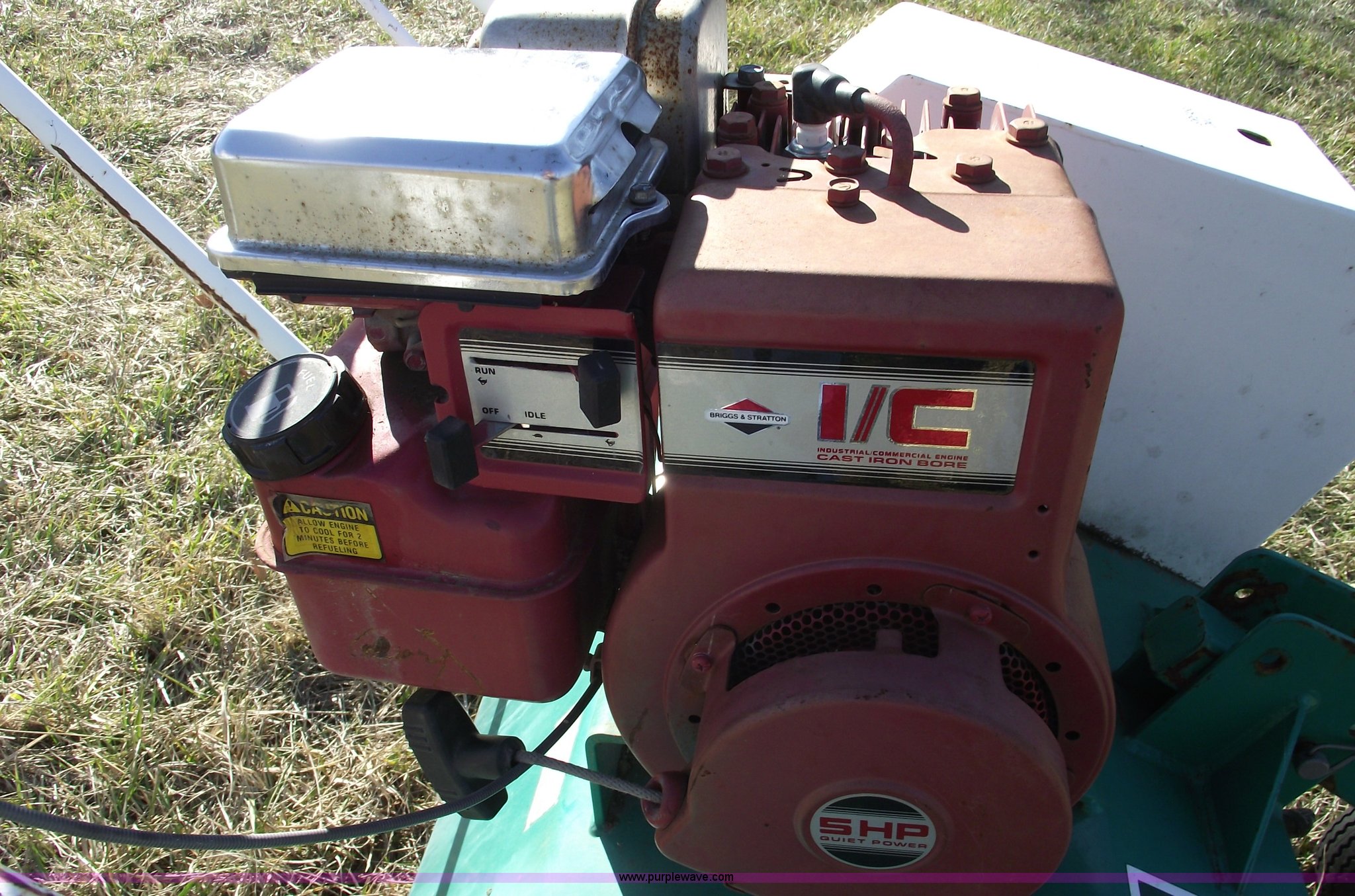 Lesco Aerator 30 in Harrisonville, MO Item B6052 sold Purple Wave