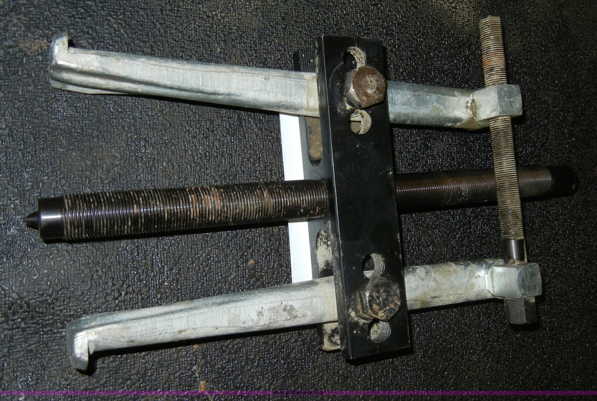 Enerpac internal/external puller in Greeley, KS Item H9250 sold