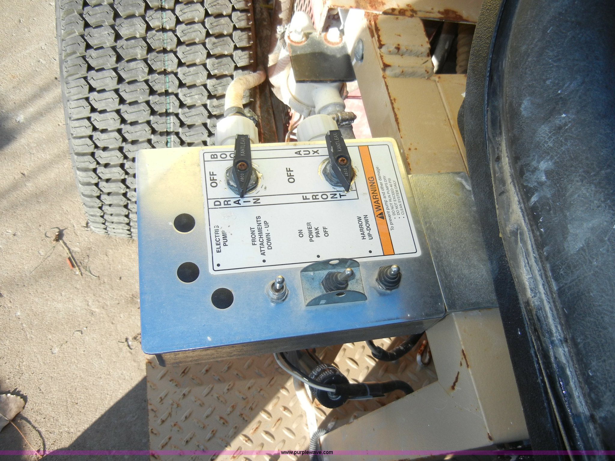 Kromer 3200 ball field chalk liner marker in Topeka, KS Item J9271