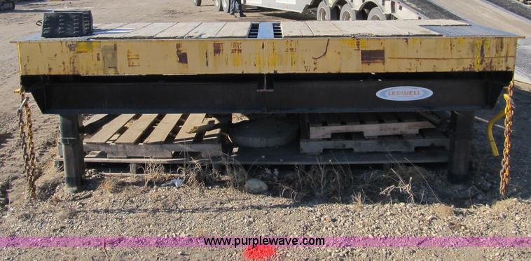 image for item A1808 2005 Ledwell LW25RMP portable loading ramp