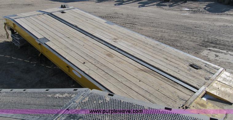 image for item A1808 2005 Ledwell LW25RMP portable loading ramp