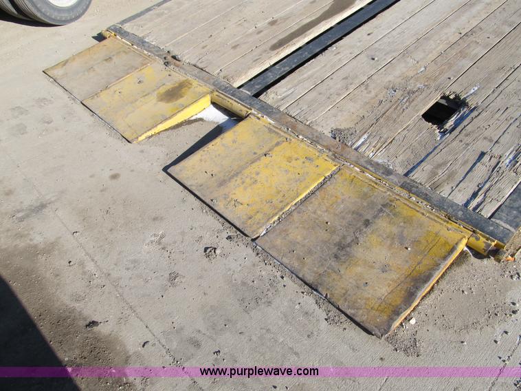 image for item A1808 2005 Ledwell LW25RMP portable loading ramp