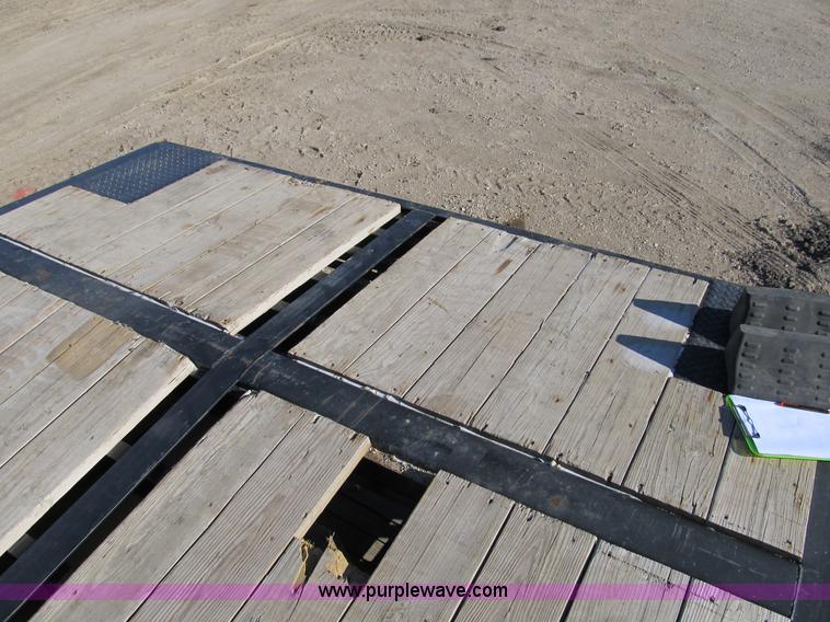 image for item A1808 2005 Ledwell LW25RMP portable loading ramp