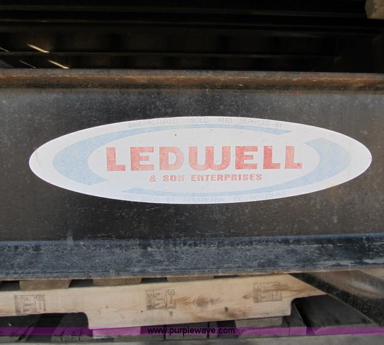 image for item A1808 2005 Ledwell LW25RMP portable loading ramp