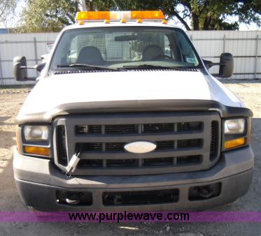 image for item B2165 2005 Ford F350 Super Duty service truck