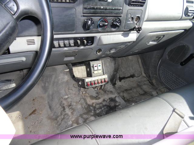 image for item B2165 2005 Ford F350 Super Duty service truck