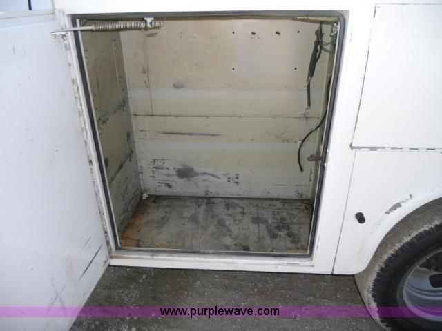 image for item B2165 2005 Ford F350 Super Duty service truck