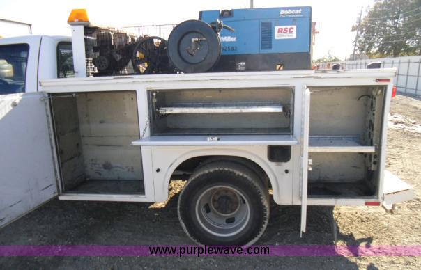 image for item B2165 2005 Ford F350 Super Duty service truck
